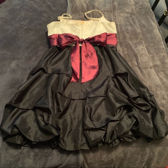 Dress - Picture 2 of 3